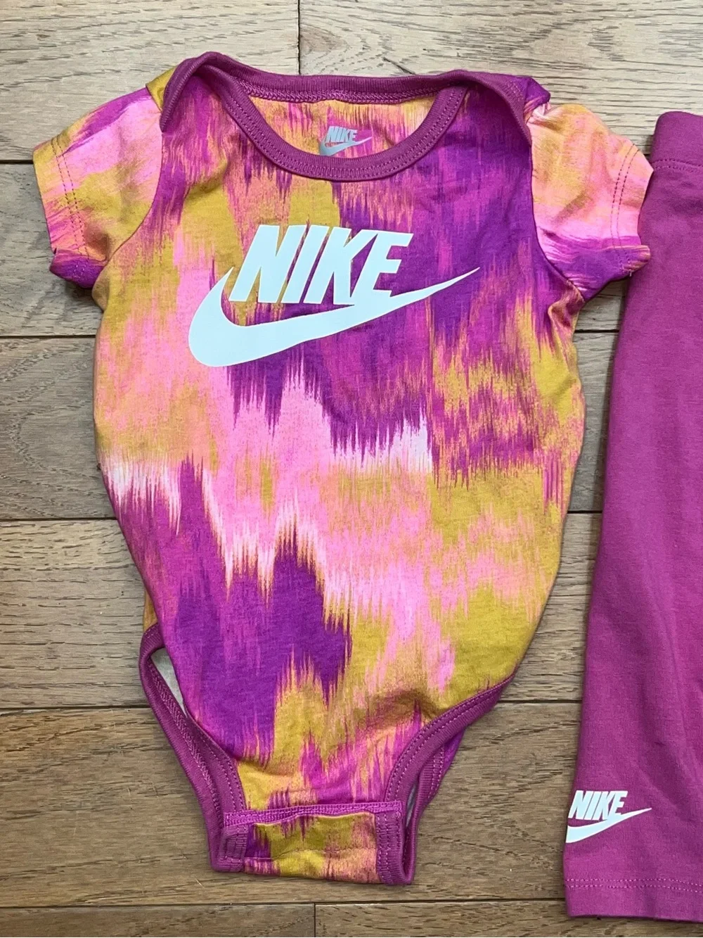 Nike Baby Girls' Pink & Yellow Tie-Dye Two-Piece Set 9 months - Picture 2 of 5